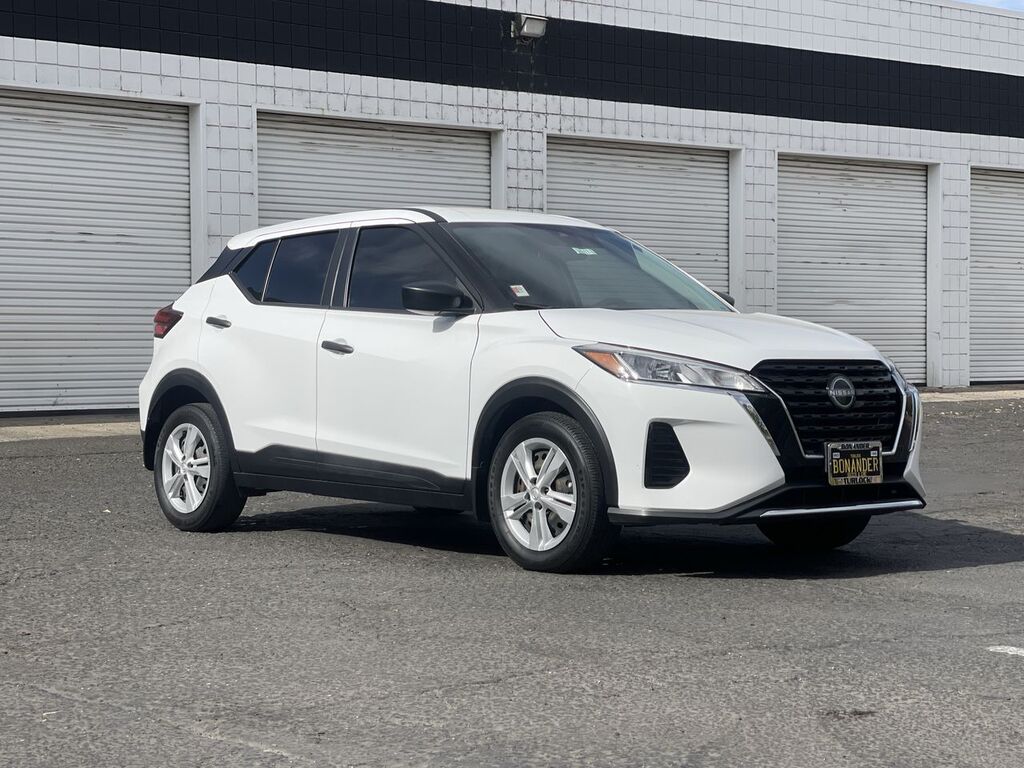 2023 Nissan Kicks — photo 1 of 13