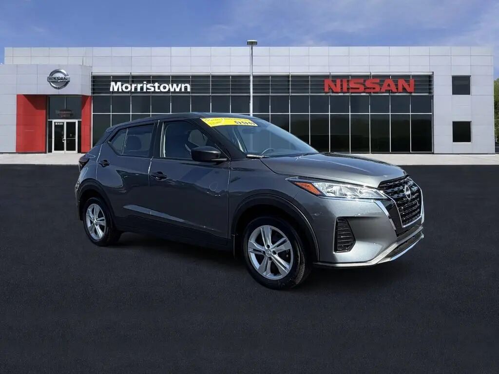 2025 Nissan Kicks Play S — photo 1 of 27