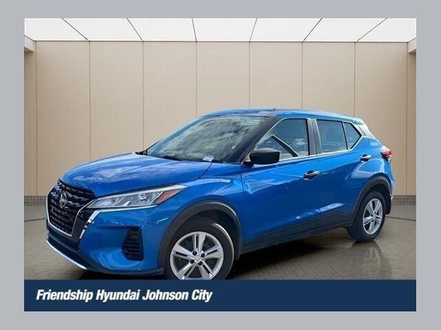 2025 Nissan Kicks Play S — photo 1 of 35