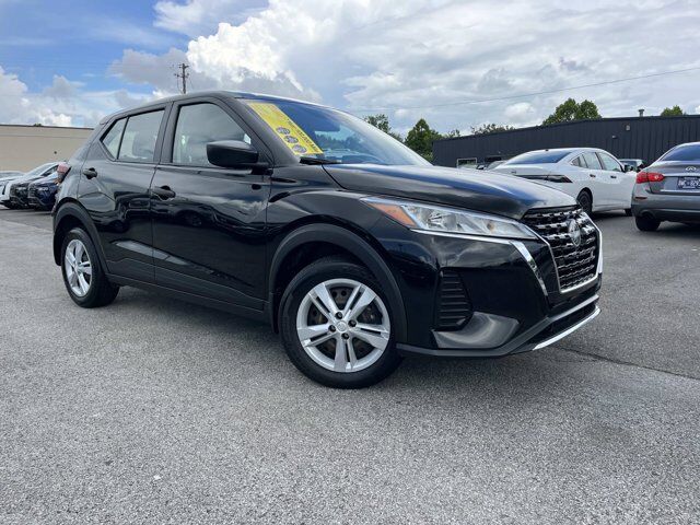 2024 Nissan Kicks S — photo 1 of 13