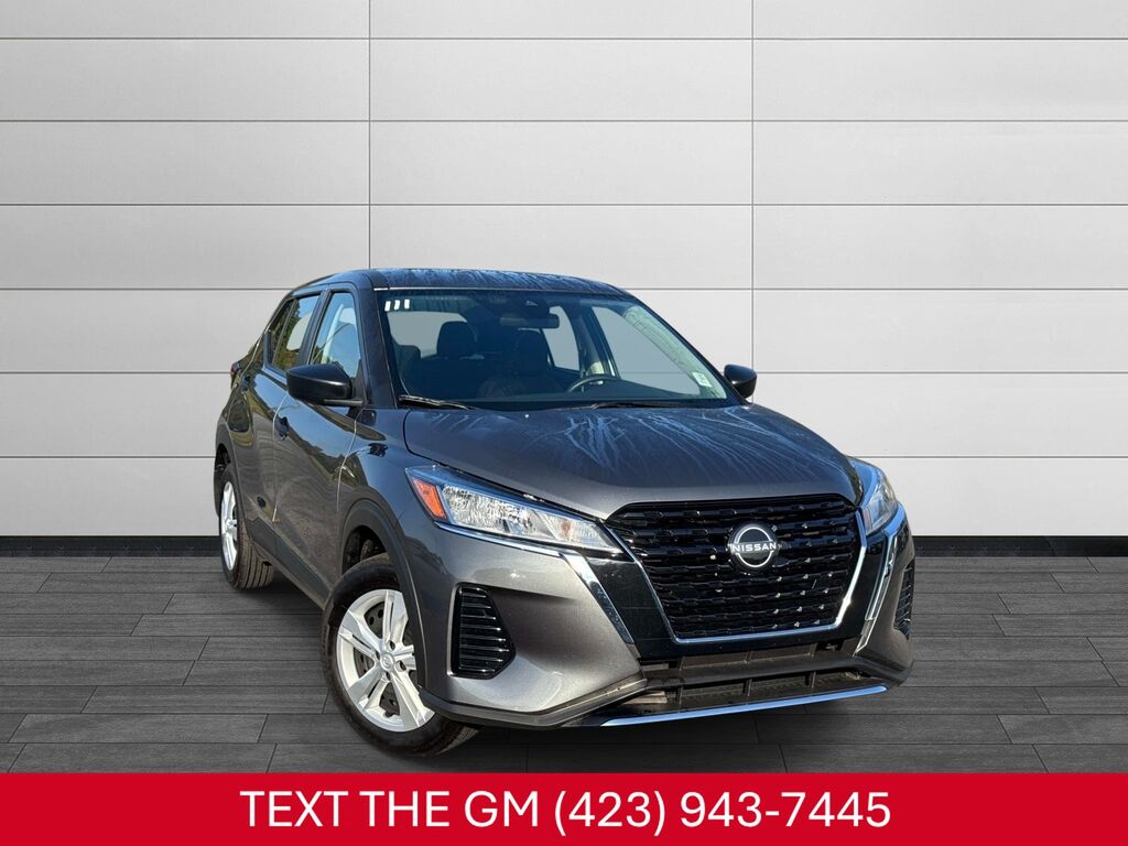 2025 Nissan Kicks Play — photo 1 of 13