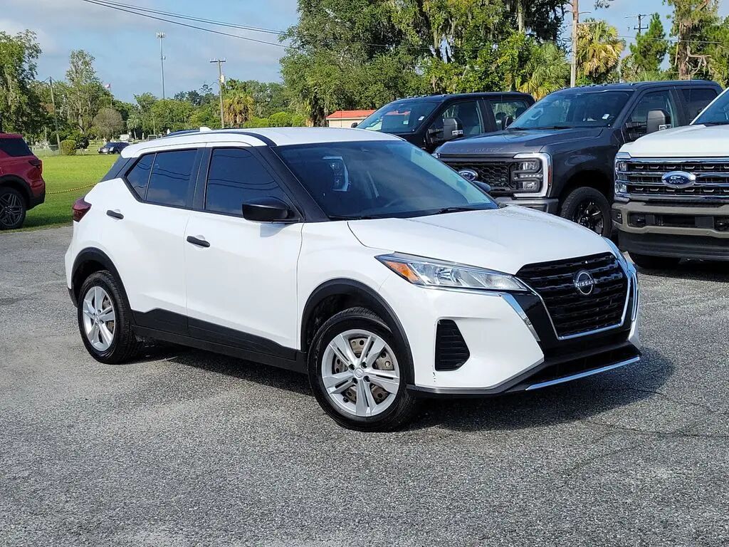 2024 Nissan Kicks S — photo 1 of 13