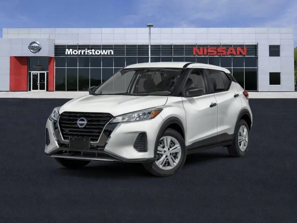 2025 Nissan Kicks Play S — photo 1 of 8