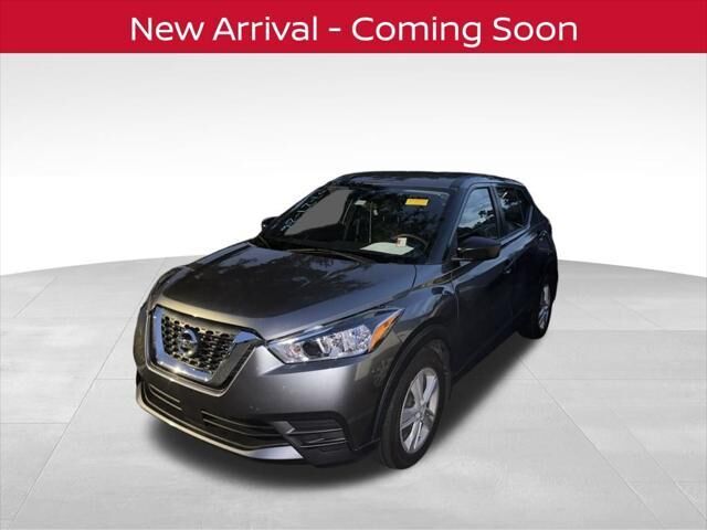 2020 Nissan Kicks S — photo 1 of 3