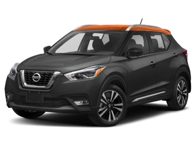 2018 Nissan Kicks SR — photo 1 of 13