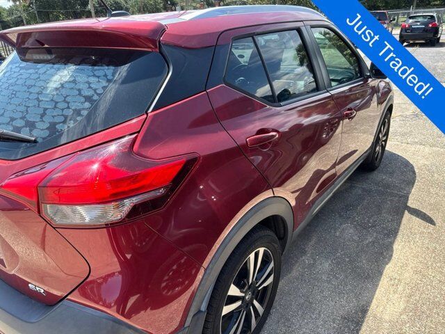 2019 Nissan Kicks SR — photo 1 of 1
