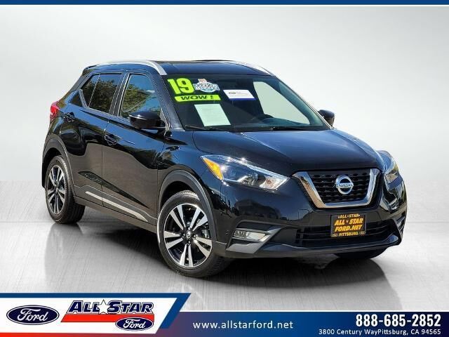 2019 Nissan Kicks S — photo 1 of 2