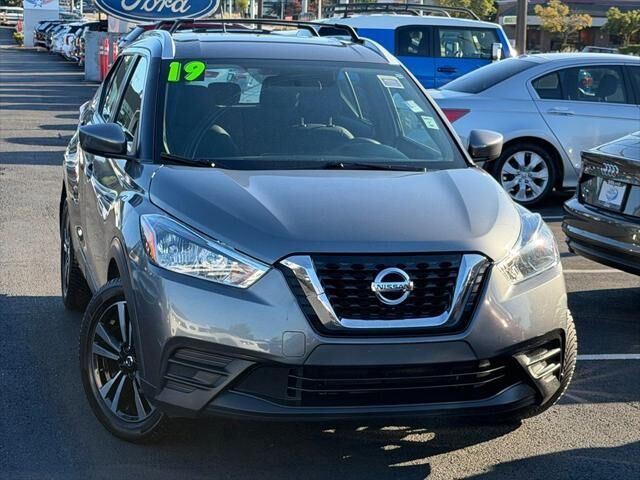 2019 Nissan Kicks SV — photo 1 of 13