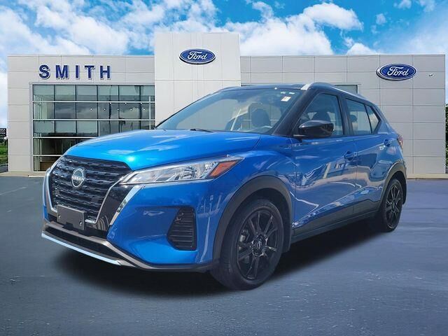 2022 Nissan Kicks SV
