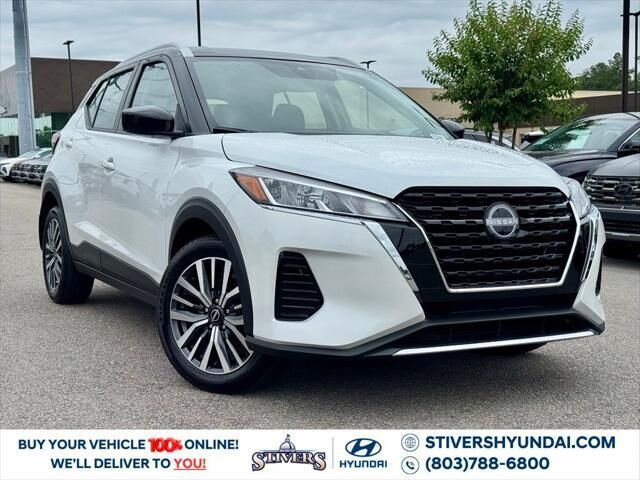 2023 Nissan Kicks SV — photo 1 of 3