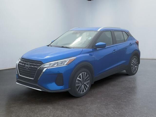 2023 Nissan Kicks SV — photo 1 of 13