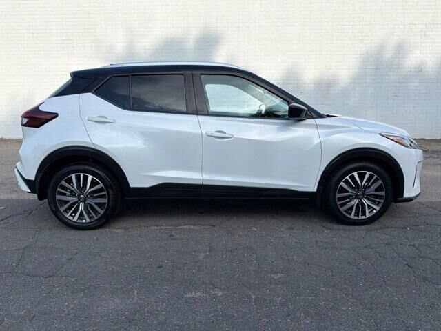 2021 Nissan Kicks SV — photo 1 of 1