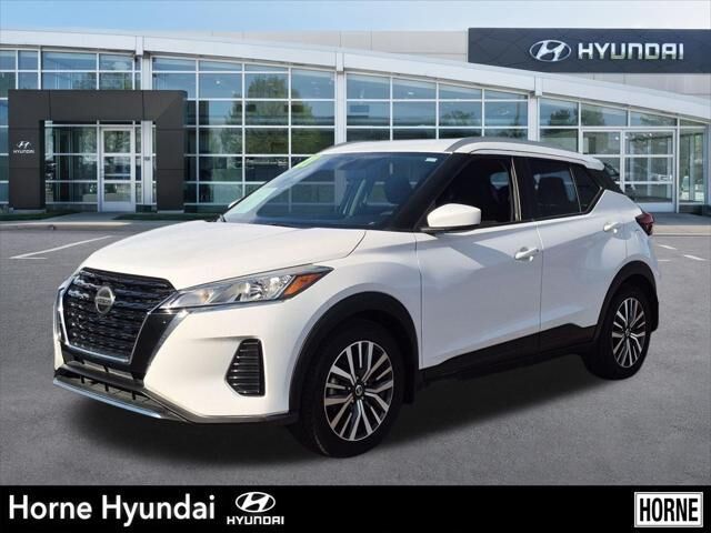 2021 Nissan Kicks SV — photo 1 of 13