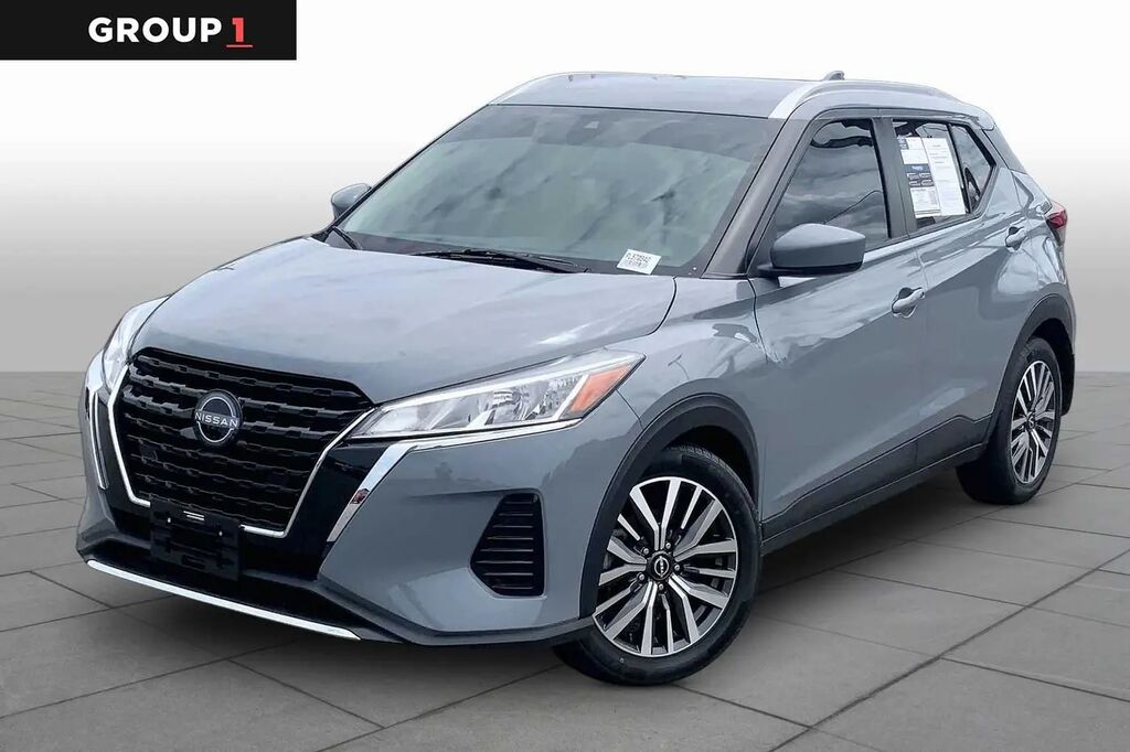 2023 Nissan Kicks SV — photo 1 of 12
