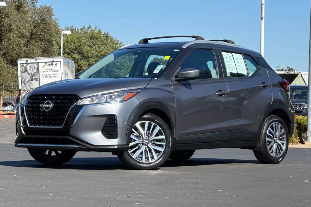 2024 Nissan Kicks SV — photo 1 of 13