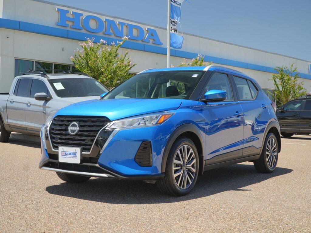 2024 Nissan Kicks SV — photo 1 of 13