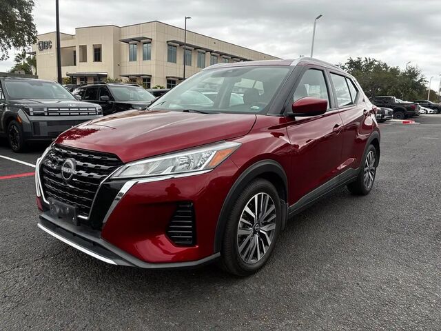 2022 Nissan Kicks SV