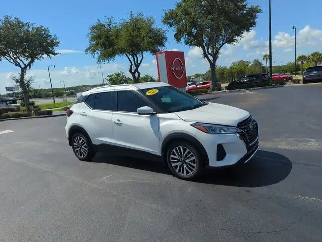 2024 Nissan Kicks SV — photo 1 of 10