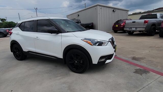 2020 Nissan Kicks SR