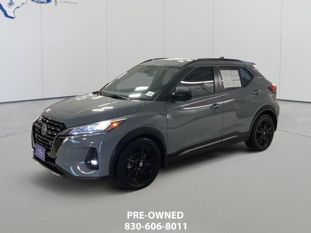 2021 Nissan Kicks SR