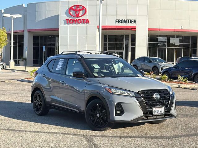 2021 Nissan Kicks SR