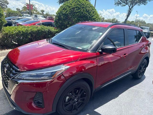 2023 Nissan Kicks SR — photo 1 of 13