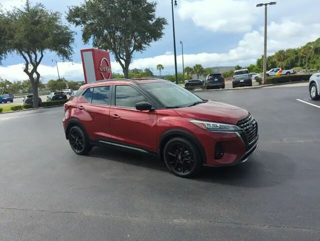 2023 Nissan Kicks SR