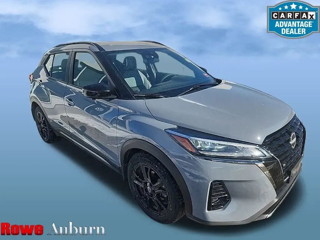 2023 Nissan Kicks SR — photo 1 of 26