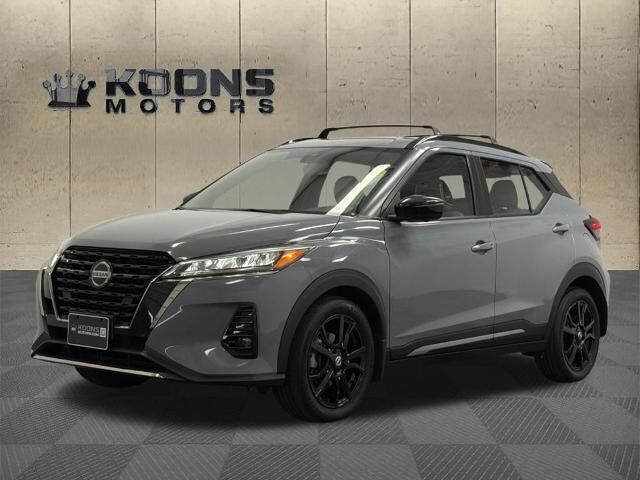 2021 Nissan Kicks SR