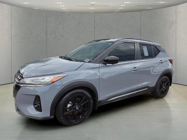 2023 Nissan Kicks SR — photo 1 of 80