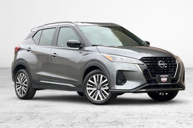 2024 Nissan Kicks SR — photo 1 of 12