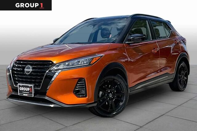 2023 Nissan Kicks SR