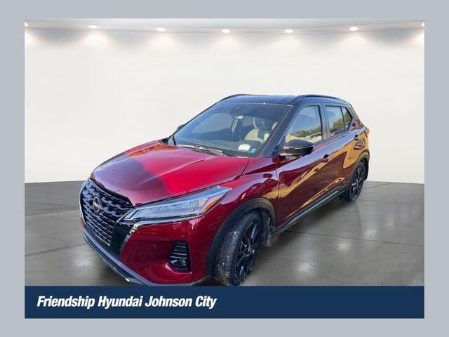 2022 Nissan Kicks SR — photo 1 of 13
