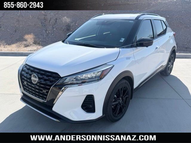 2023 Nissan Kicks SR — photo 1 of 46