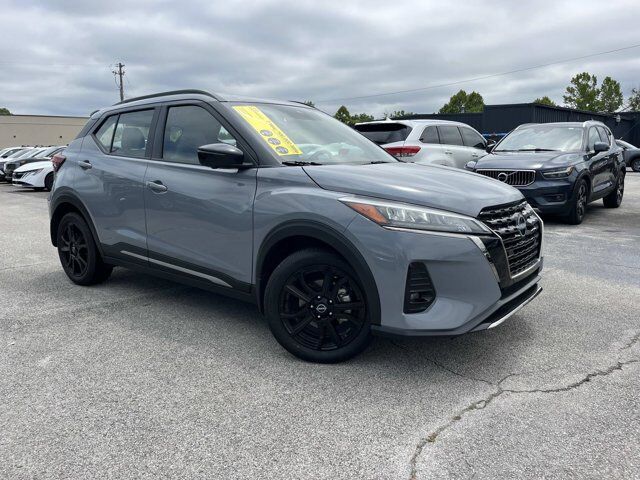 2024 Nissan Kicks SR — photo 1 of 13