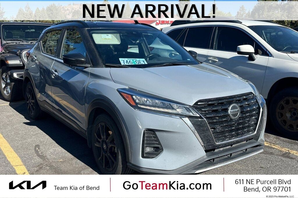 2021 Nissan Kicks SR — photo 1 of 12