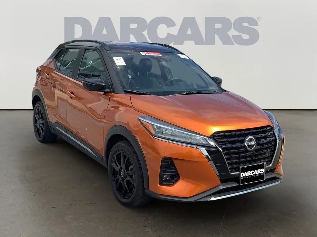 2024 Nissan Kicks SR — photo 1 of 13