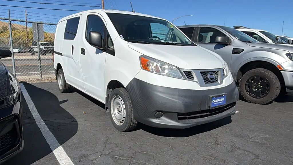 2015 Nissan NV200 S — photo 1 of 3