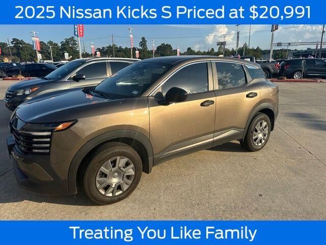 2025 Nissan Kicks S