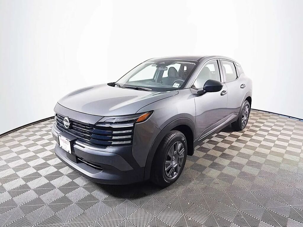 2025 Nissan Kicks S — photo 1 of 13