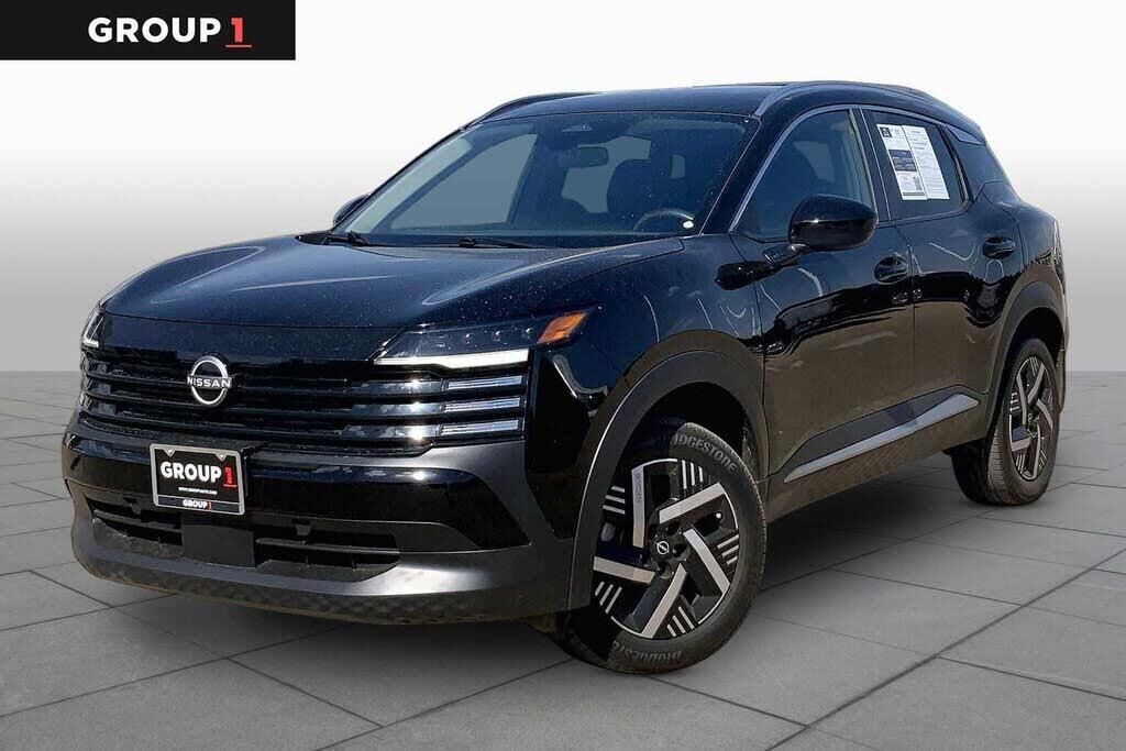2025 Nissan Kicks SV — photo 1 of 25