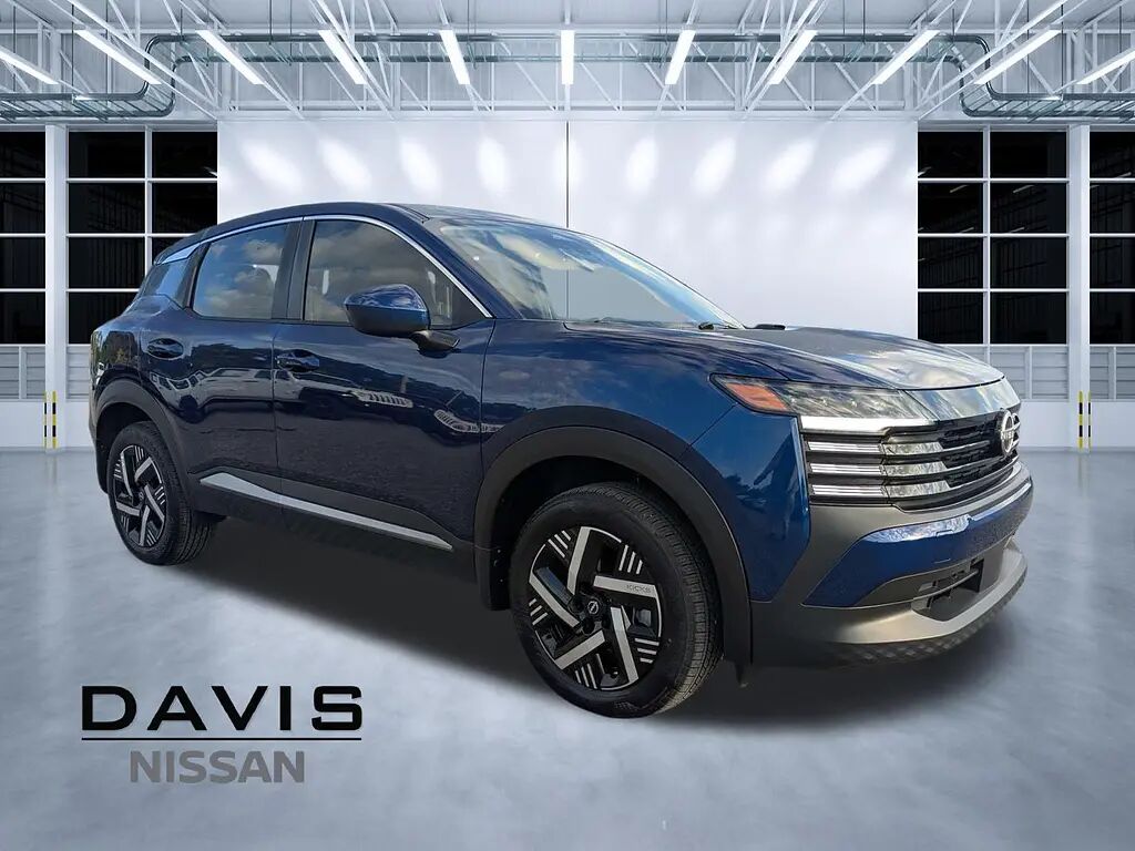 2025 Nissan Kicks SV — photo 1 of 14
