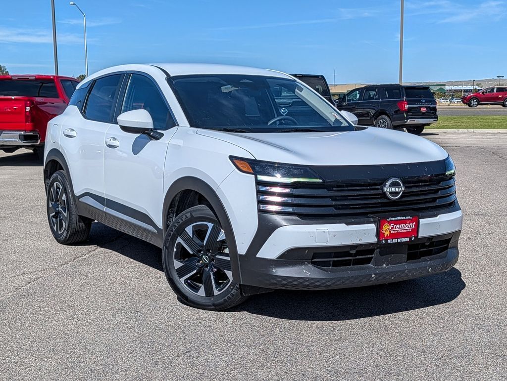 2025 Nissan Kicks SV — photo 1 of 13