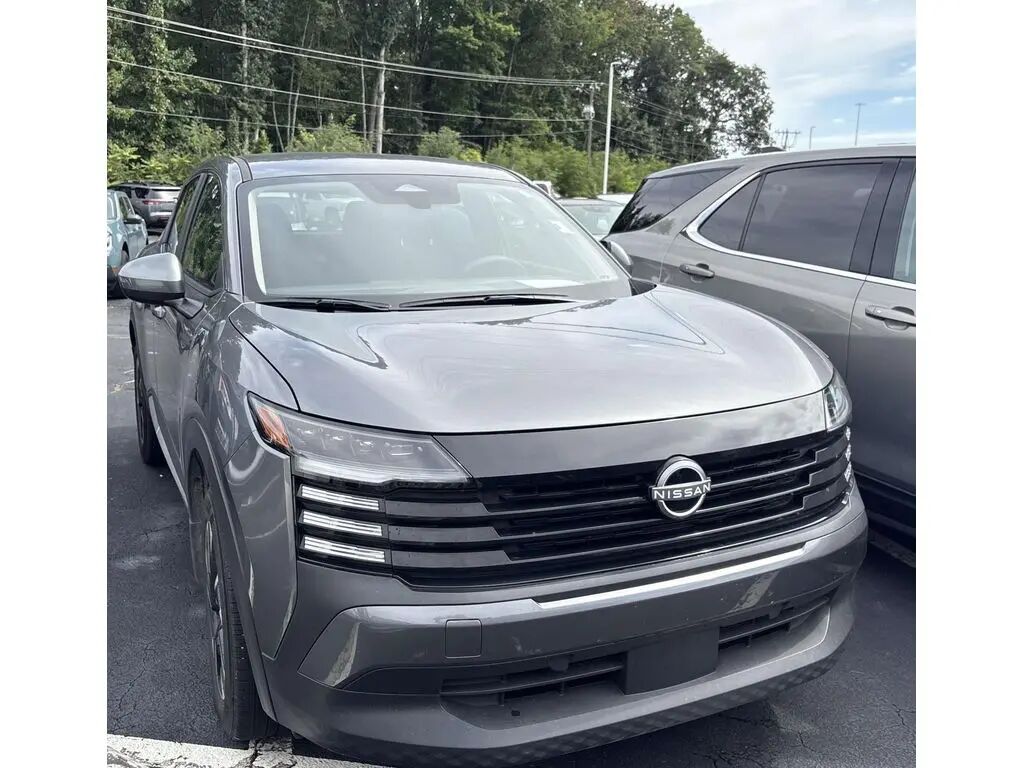 2025 Nissan Kicks SV — photo 1 of 7