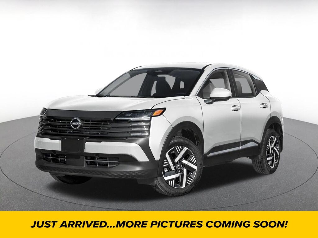 2025 Nissan Kicks SV — photo 1 of 17
