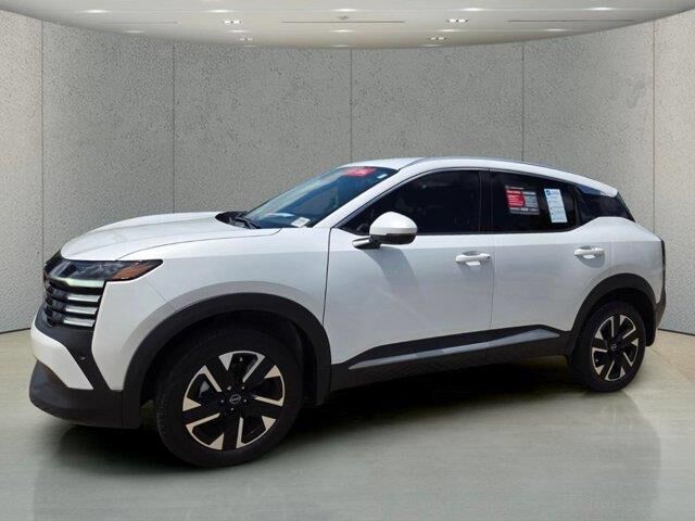 2025 Nissan Kicks SR — photo 1 of 14