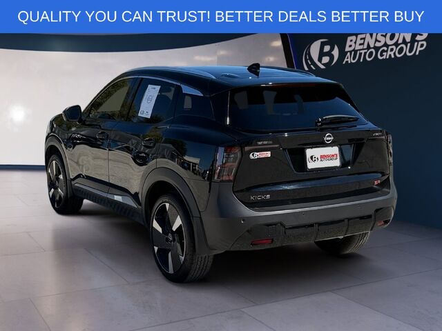 2025 Nissan Kicks SR