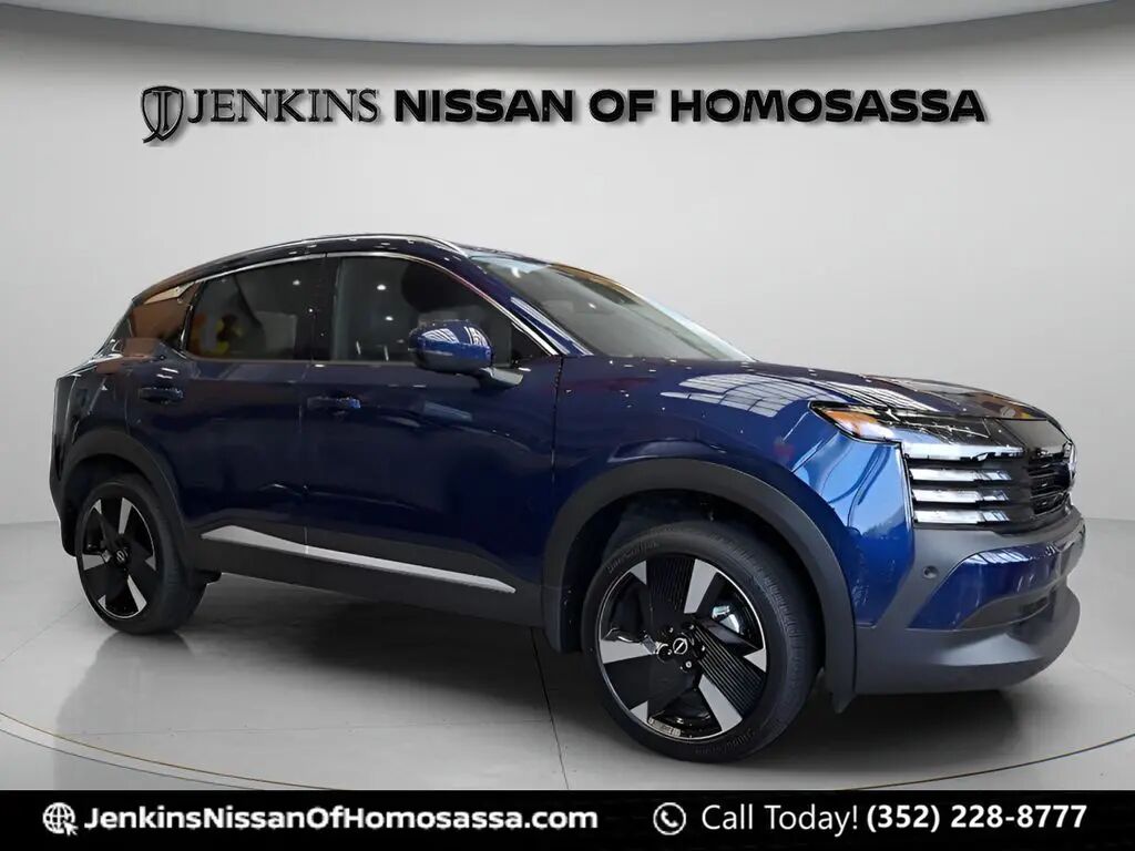 2025 Nissan Kicks SR — photo 1 of 9