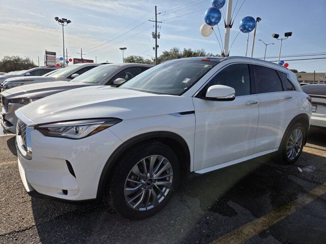 2023 INFINITI QX50 LUXE