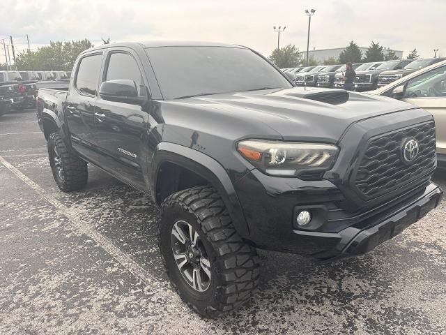 2019 Toyota Tacoma TRD Sport — photo 1 of 9